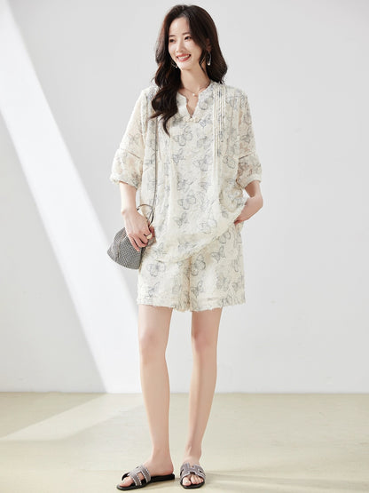 Textured V-neck short-sleeved shirt and shorts two-piece set for women summer 2024 new European style loose fashion age-reducing suit