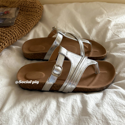 Genfecor niche Birkenstock shoes for women, summer wear, French style, retro flat sandals for the beach.