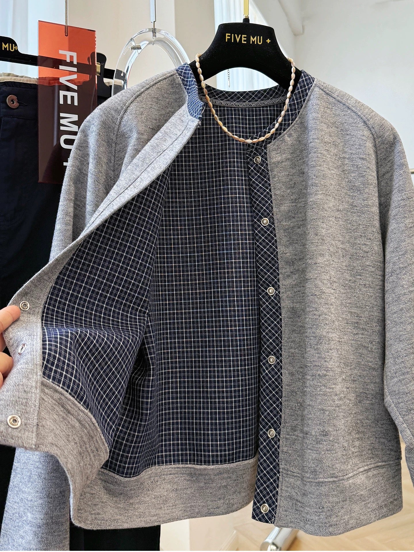 Korean early autumn plaid stitching round neck sports casual short sweater jacket women's Korean style Korean style jacket