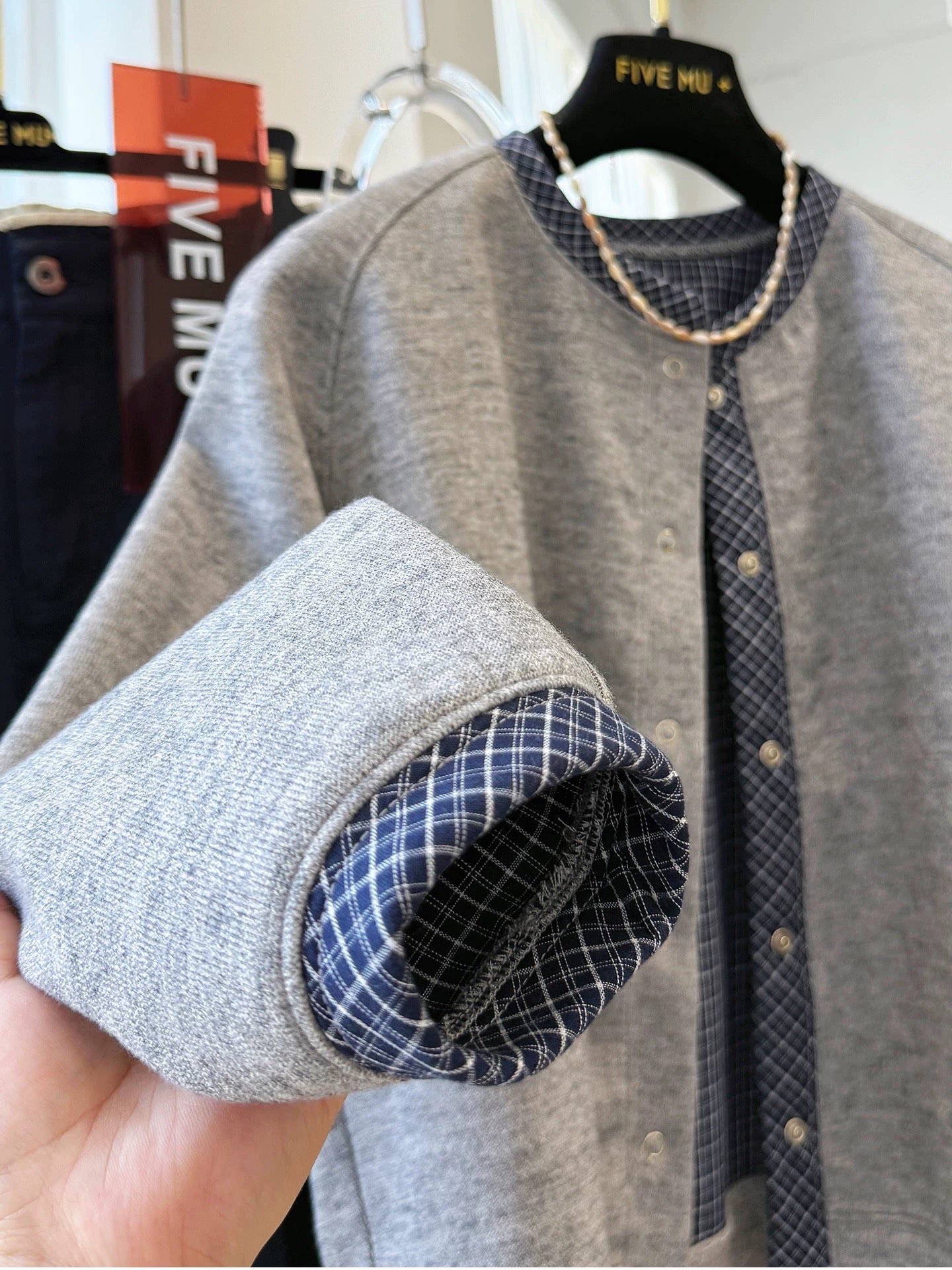Korean early autumn plaid stitching round neck sports casual short sweater jacket women's Korean style Korean style jacket