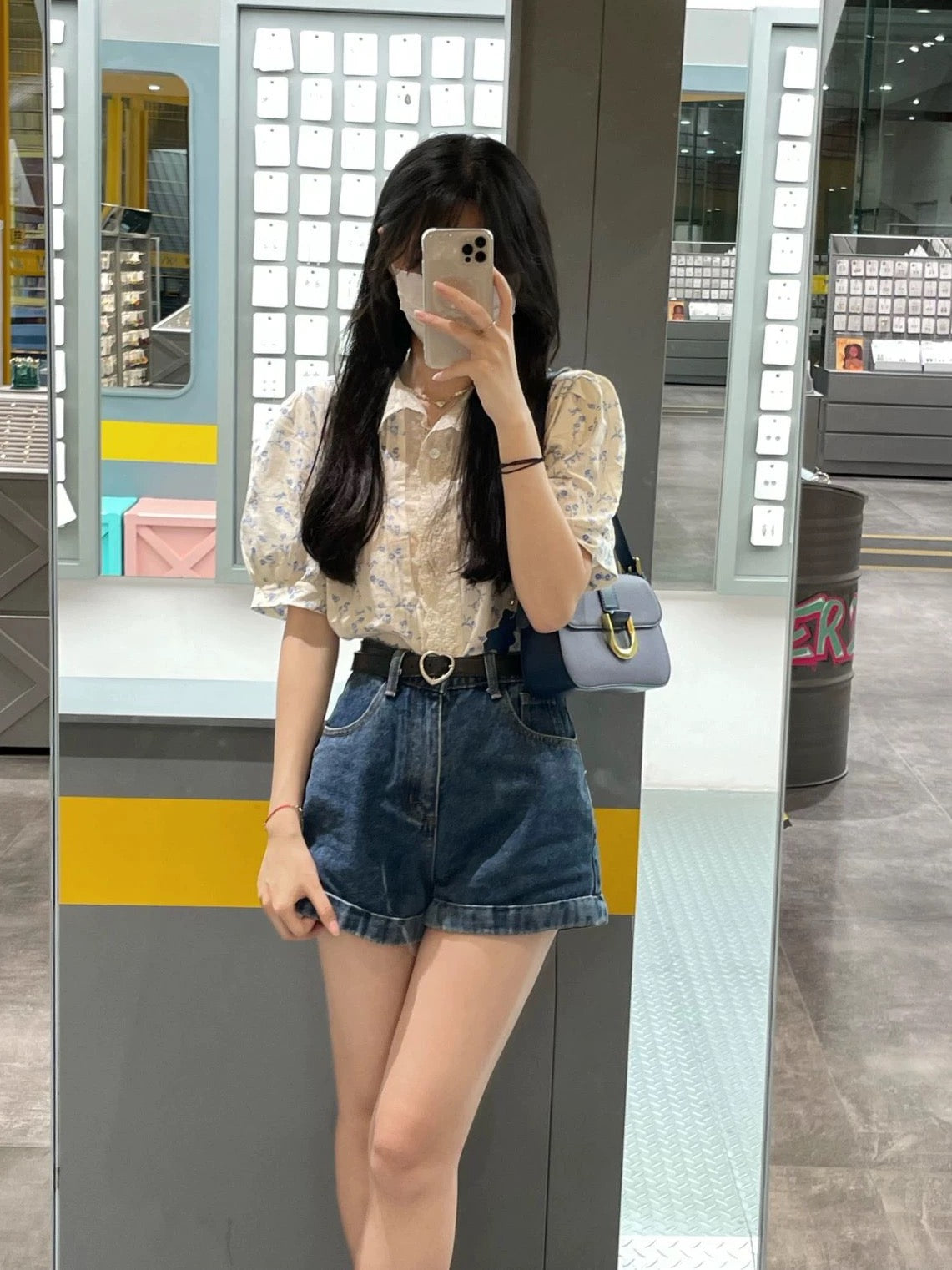 Beautiful and chic French floral shirt top for small women to wear with denim shorts two-piece suit for summer