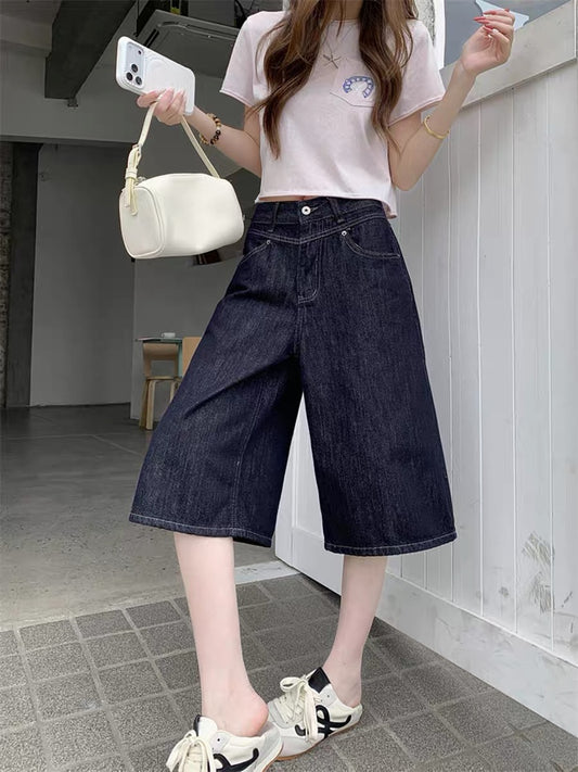 Women's vintage dark blue high-waisted straight-leg denim shorts—a loose, versatile, and casual Korean-style wide-leg cropped style perfect for summer.