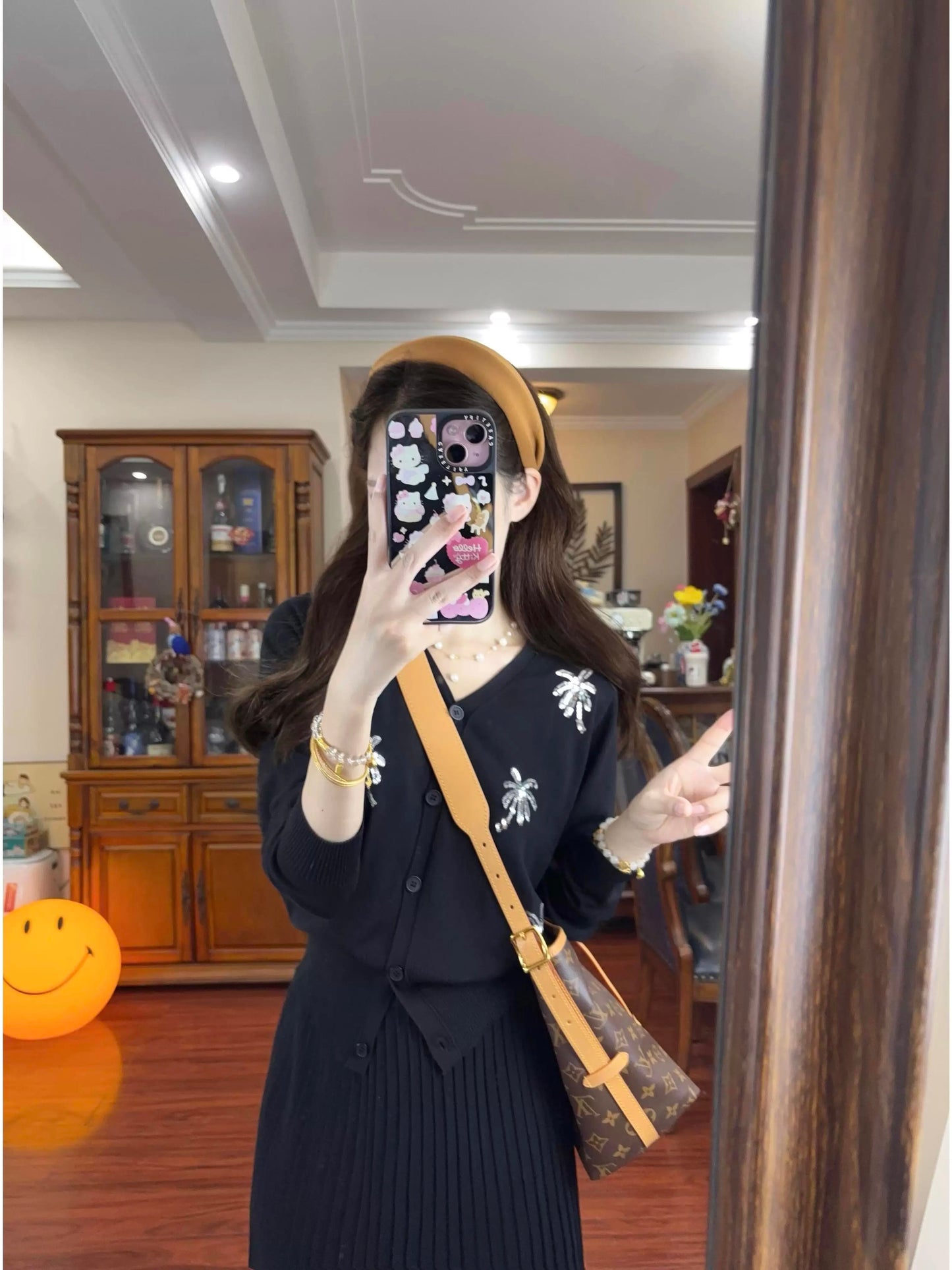 (Copy) French retro early autumn outfit: a complete set of gentle and elegant two-piece women's shirt and embroidered suspender dress.