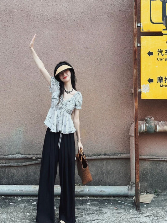 French unique and chic floral pinch waist top for women, short summer design, niche puff sleeves, sweet and spicy shirt, slimming