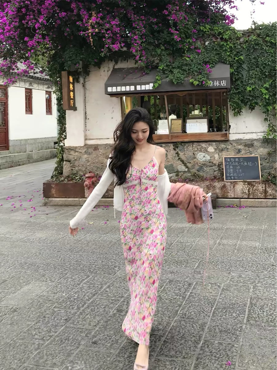 MULVAN Wild Rose Print V-Neck Maxi Dress – Slim-Fit Lace-Paneled Camisole Style with Vacation-Ready Floral Pattern