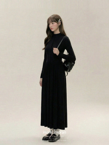 French-style black long-sleeved A-line dress with a fitted waist, exuding a sophisticated and elegant charm, perfect for autumn and winter as a base layer or inner layer.