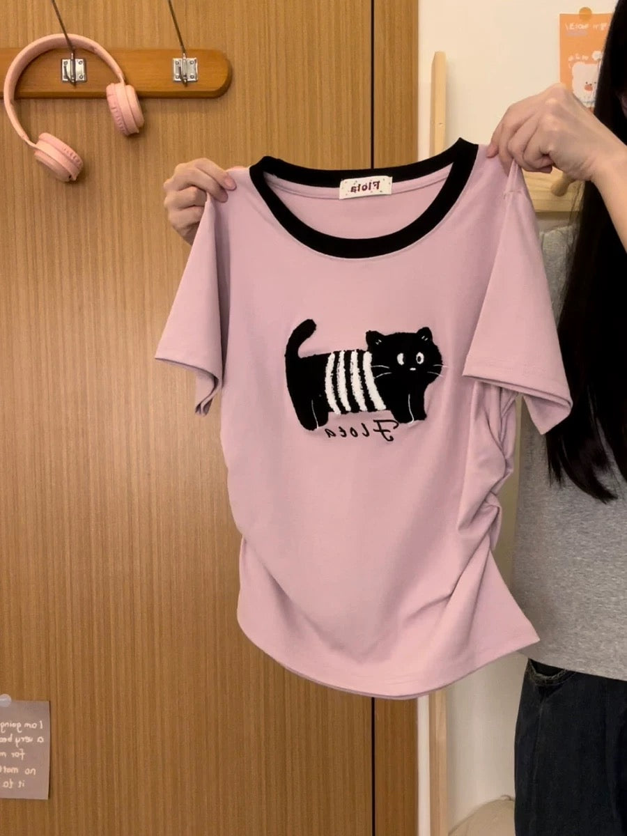 The universe of cream flocked cat color matching right shoulder short-sleeved T-shirt for women Japanese age-reducing short top summer new style