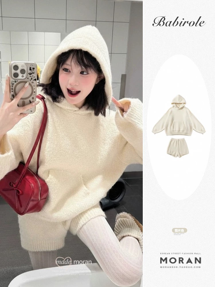 Soft and cozy style white women's autumn and winter loose sweatshirt and knitwear two-piece set
