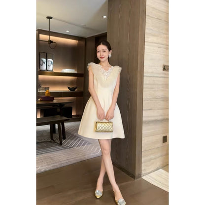 Wang Haha [80% Sweet] Summer 2026 New Arrival: Sleeveless V-Neck Cropped Acetate Dress with Elaborate Ruffle Paneling