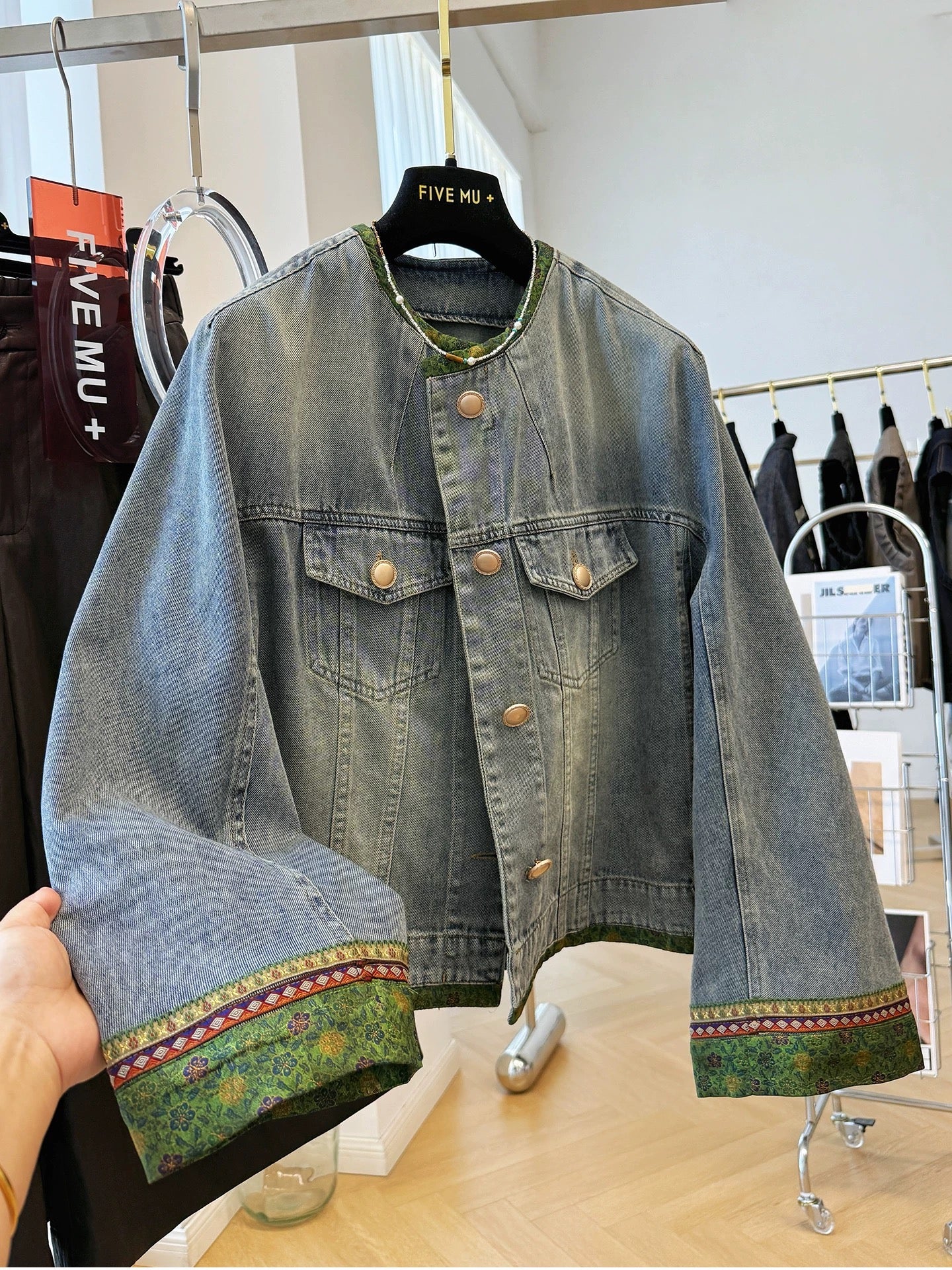 High-grade retro new Chinese style jacquard satin stitching round neck short denim jacket for women autumn great looking jacket