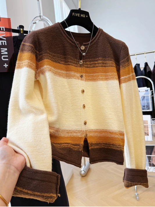 Korean style high-end unique and beautiful winter wear pullover sweater women's autumn and winter knitted sweater short top