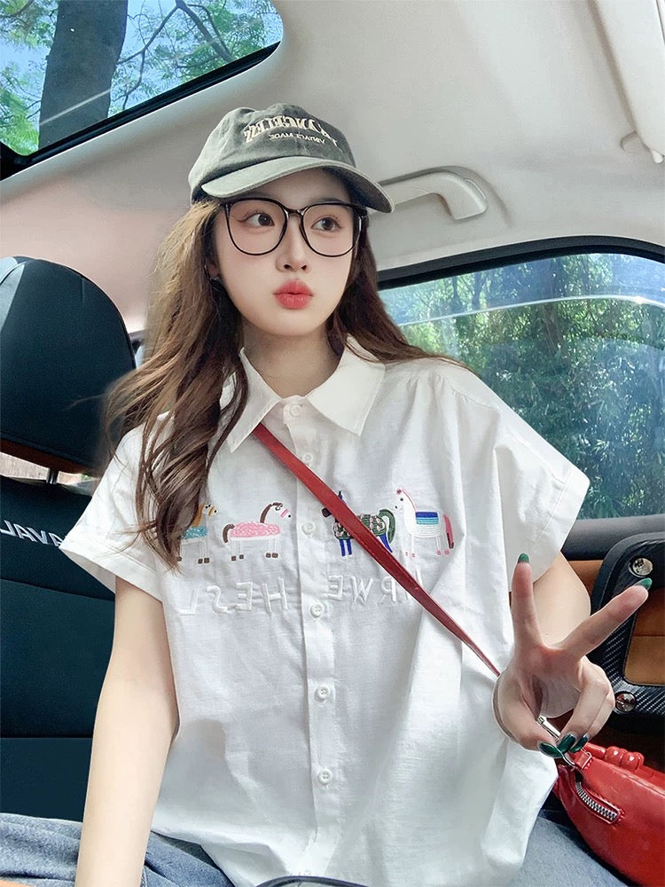 Women's white short-sleeved shirt, summer 2025 new style, design, off-shoulder, loose fit, sun protection, small flutter sleeves, top.