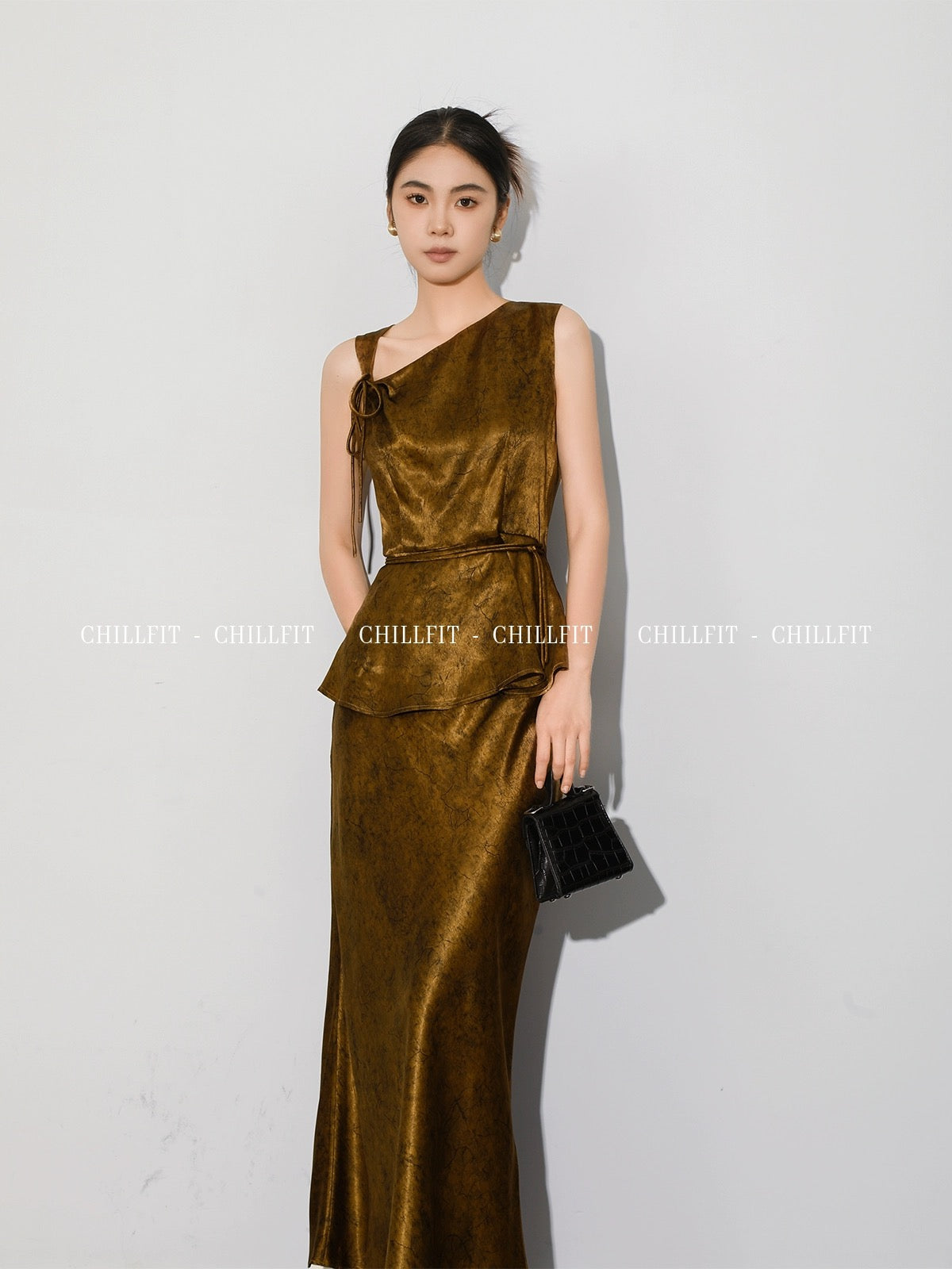 And not ChillFit/Xiangyunsha acetic acid design asymmetric waist top high waist skirt suit summer
