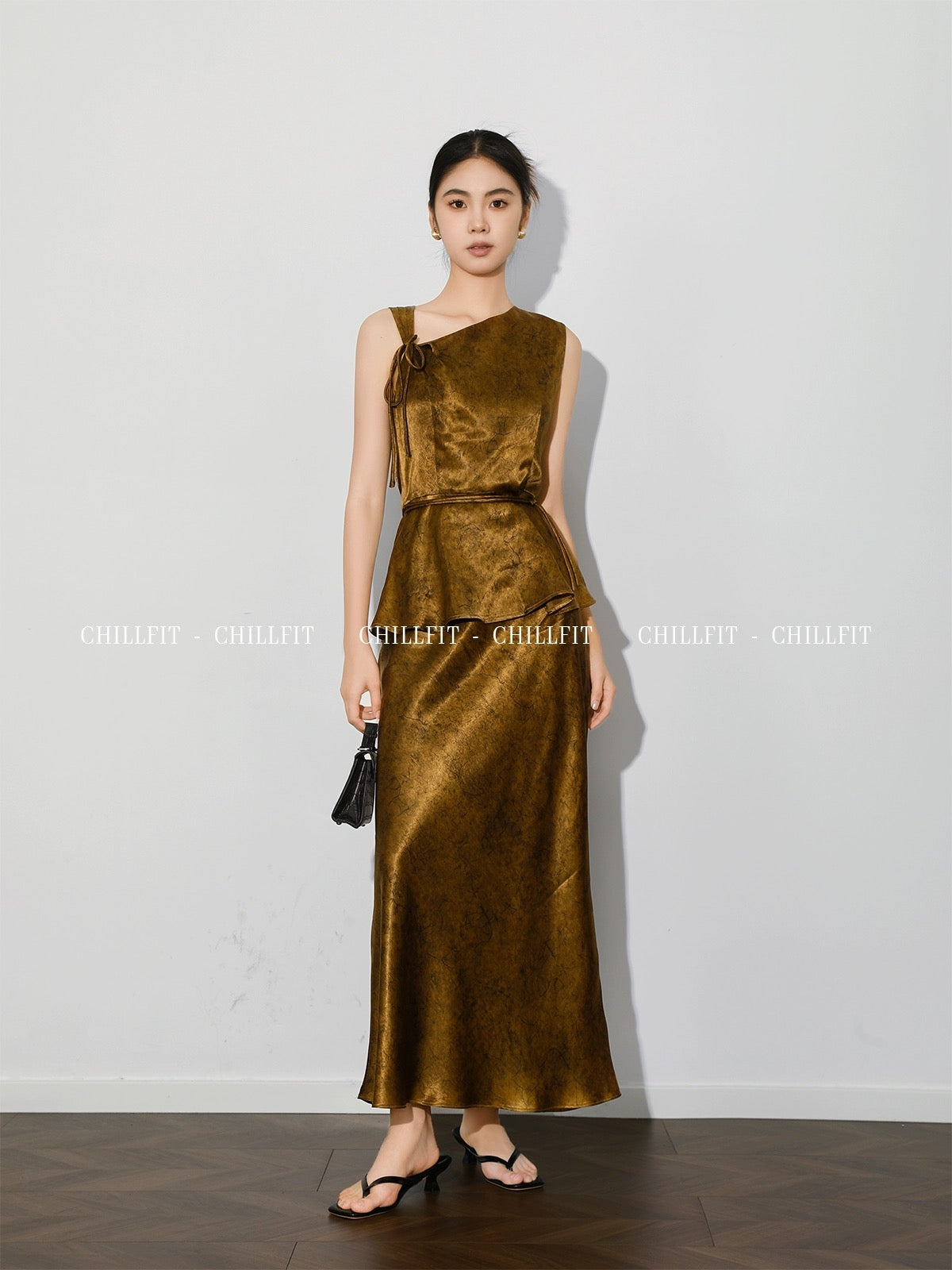 And not ChillFit/Xiangyunsha acetic acid design asymmetric waist top high waist skirt suit summer