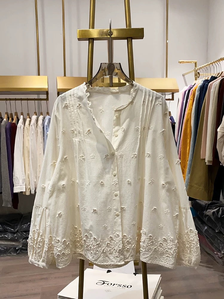 [Xiao Ai's stall real shot] Artistic forest style round neck three-dimensional flower embroidered shirt women's spring trendy slim top