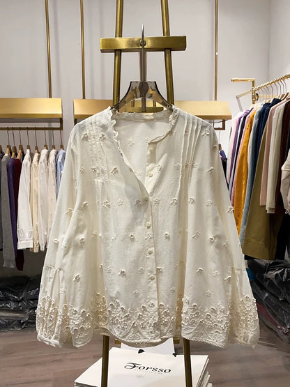 [Xiao Ai's stall real shot] Artistic forest style round neck three-dimensional flower embroidered shirt women's spring trendy slim top