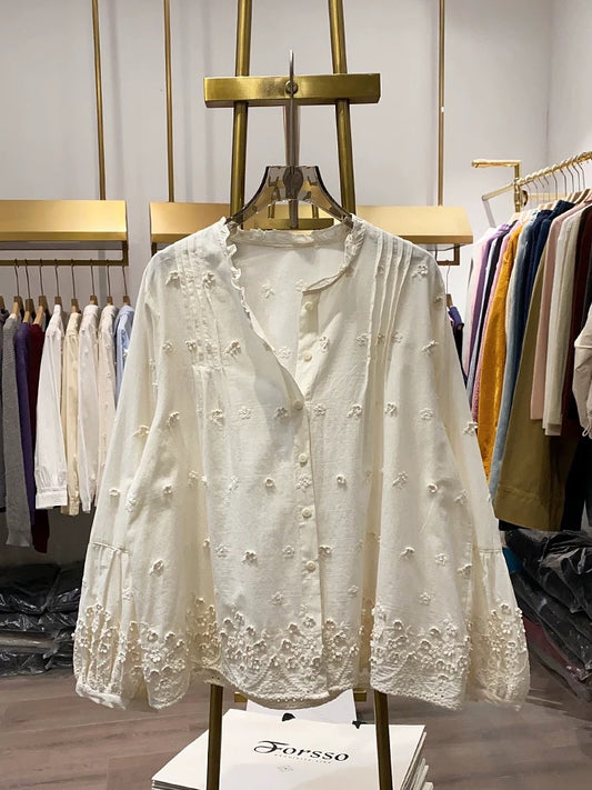 [Xiao Ai's stall real shot] Artistic forest style round neck three-dimensional flower embroidered shirt women's spring trendy slim top