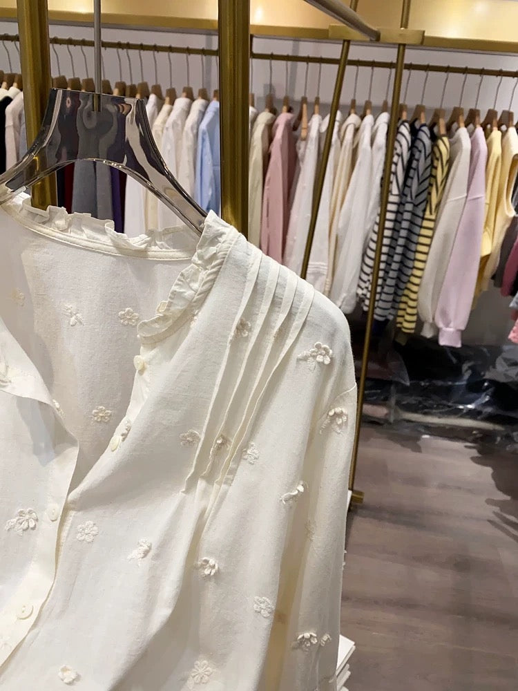 [Xiao Ai's stall real shot] Artistic forest style round neck three-dimensional flower embroidered shirt women's spring trendy slim top