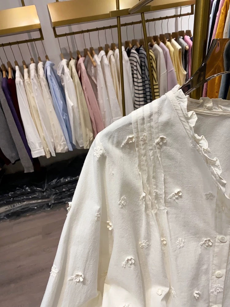 [Xiao Ai's stall real shot] Artistic forest style round neck three-dimensional flower embroidered shirt women's spring trendy slim top