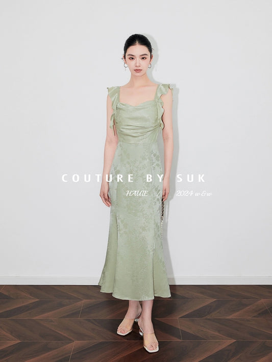 SUK Breeze is coming! Fungus-edged jacquard satin ruffled suspender pleated waist-cinching dress