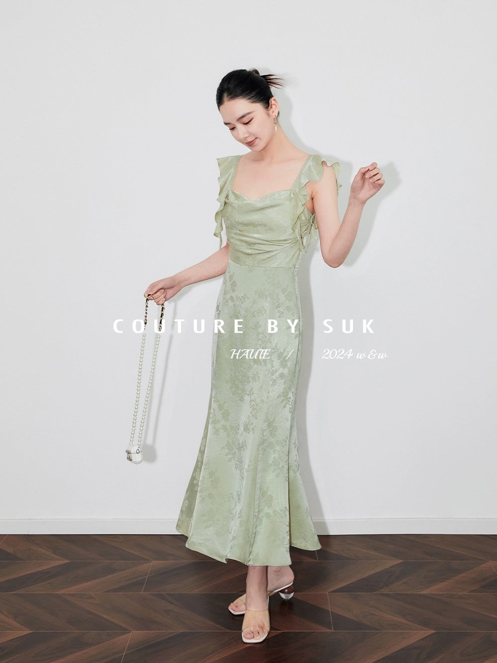 SUK Breeze is coming! Fungus-edged jacquard satin ruffled suspender pleated waist-cinching dress