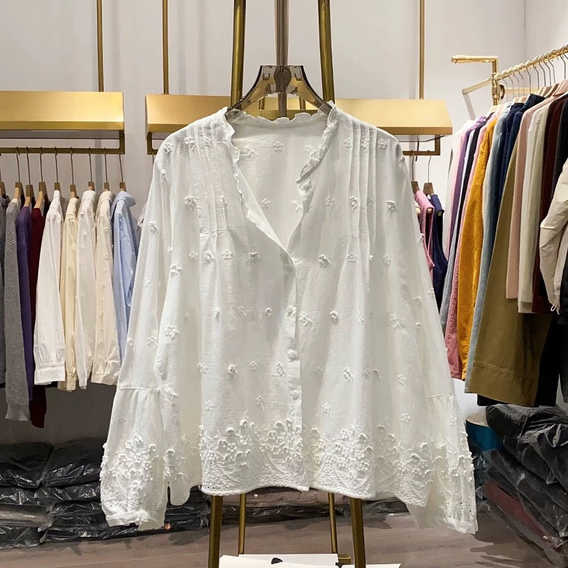 [Xiao Ai's stall real shot] Artistic forest style round neck three-dimensional flower embroidered shirt women's spring trendy slim top