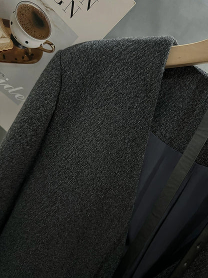 Grey minimalist V-neck slimming woolen suit jacket for women, 2025 new autumn and winter high-end versatile commuter suit.