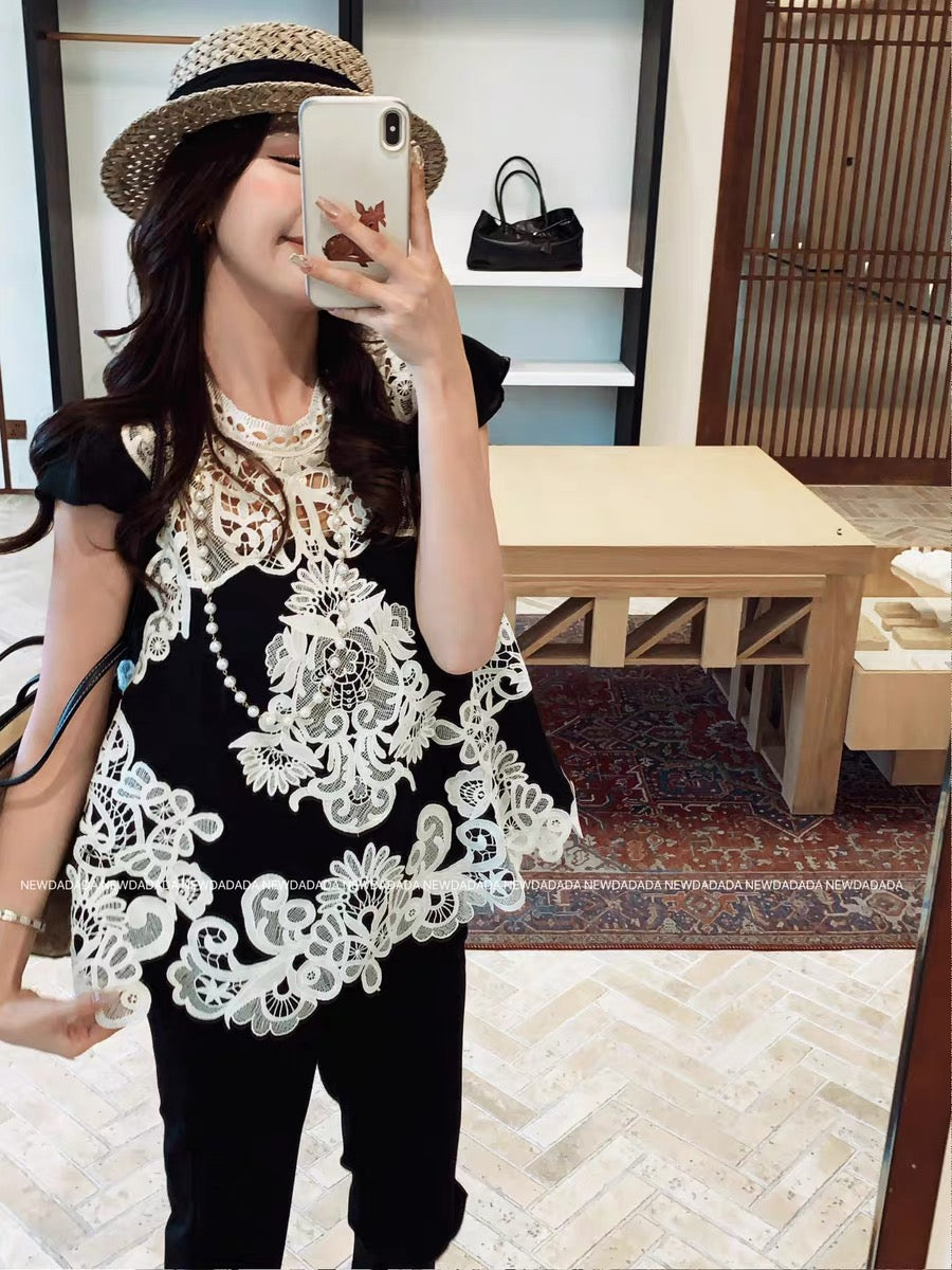 Lida NEW DADADA [Elegant & Graceful] French-style loose lace T-shirt for women – a stylish top featuring a cut-out design.
