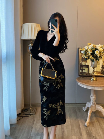 High-end black velvet dress for women in autumn and winter, ladylike temperament, slimming bottoming little black dress, super nice long skirt