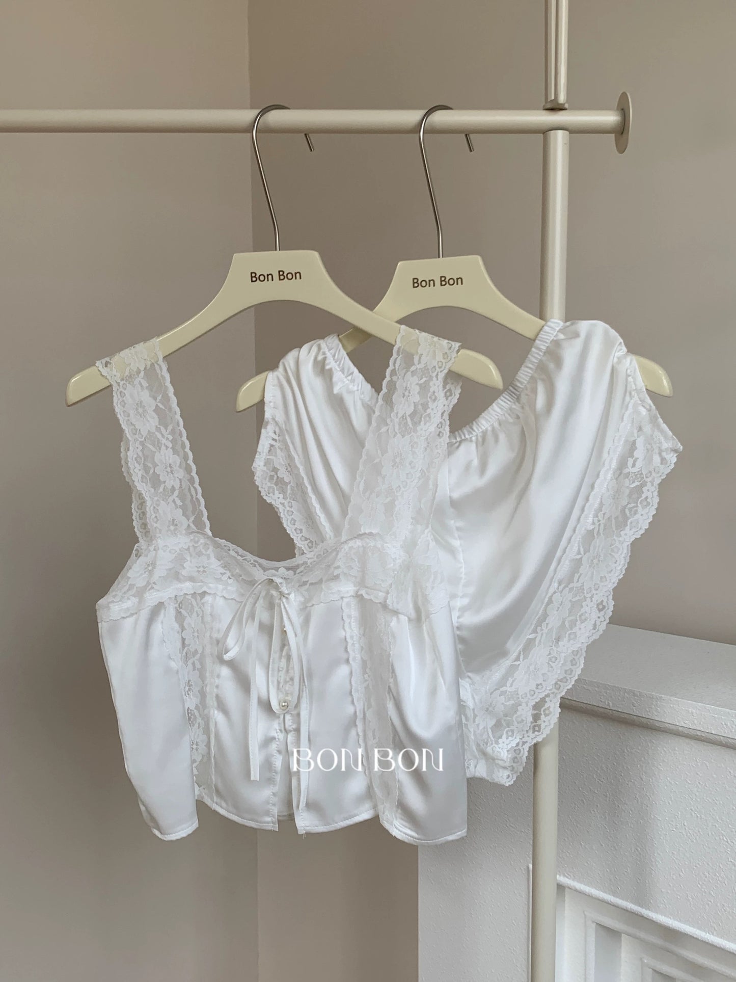 BonBon Lightweight and Comfortable Summer Pajama Set for Women - French Style High-End Lace Trim Sexy Camisole Without Padding