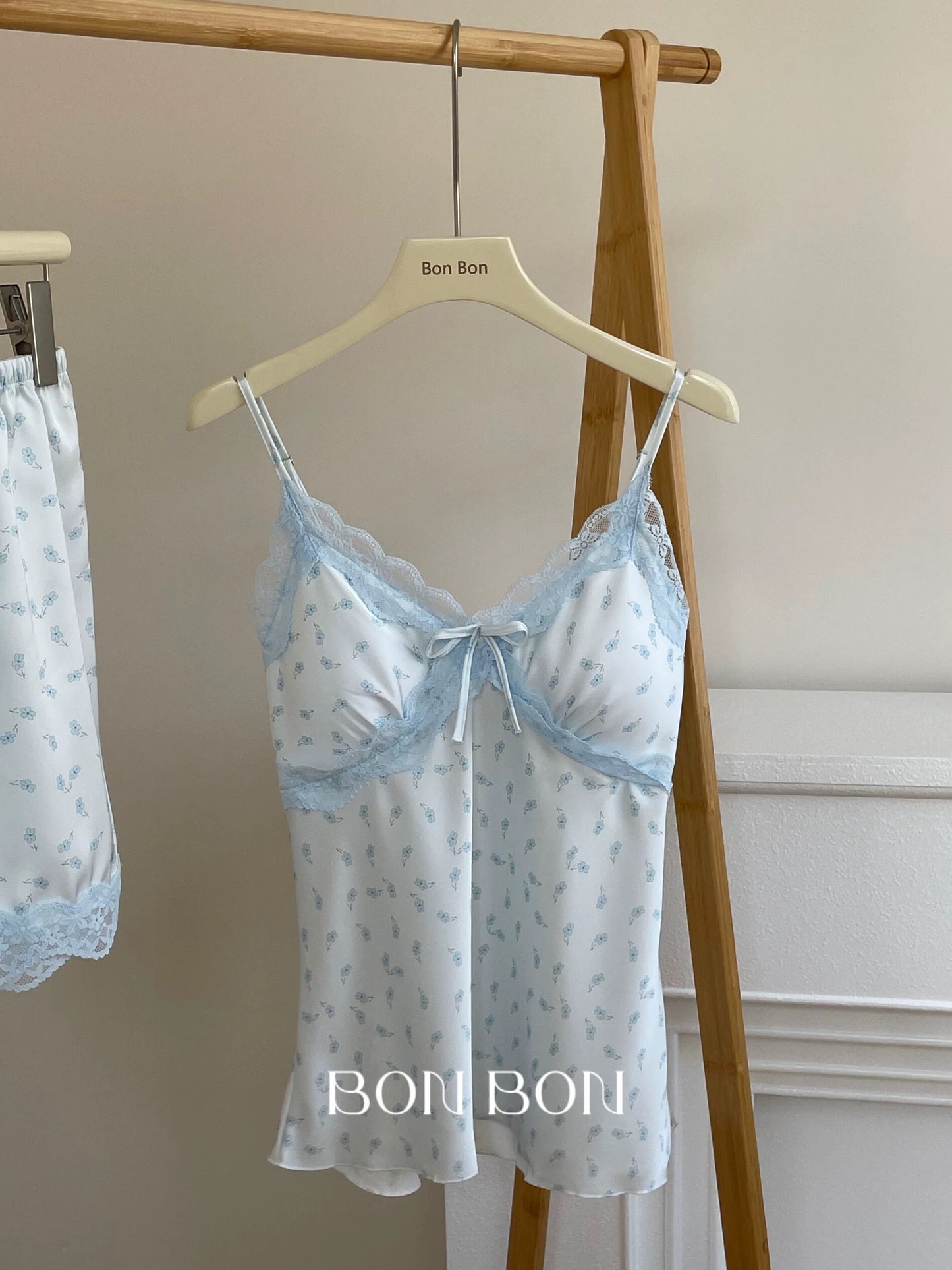 BonBon•Chill~Lazy and Elegant Girlish Two-Piece Lace Pajama Set for Summer.
