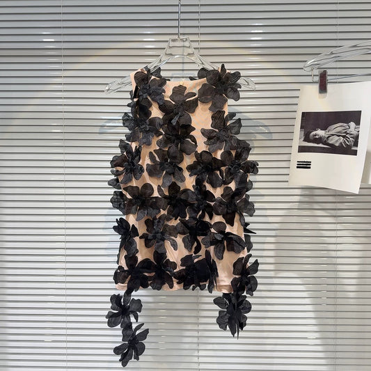Internet celebrity style 2025 summer new catwalk style niche personality three-dimensional chiffon flower design mesh vest top