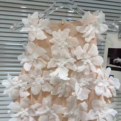 Internet celebrity style 2025 summer new catwalk style niche personality three-dimensional chiffon flower design mesh vest top