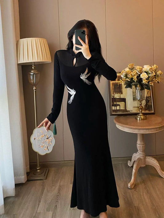 New Chinese style improved cheongsam dress for women 2024 autumn and winter new black knitted skirt temperament fishtail long skirt