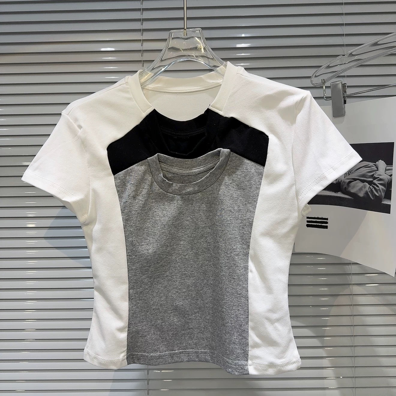 Internet celebrity style 2025 spring new style sweet cool hot girl multi-collar stitching contrast color waist exposed navel short-sleeved T-shirt women