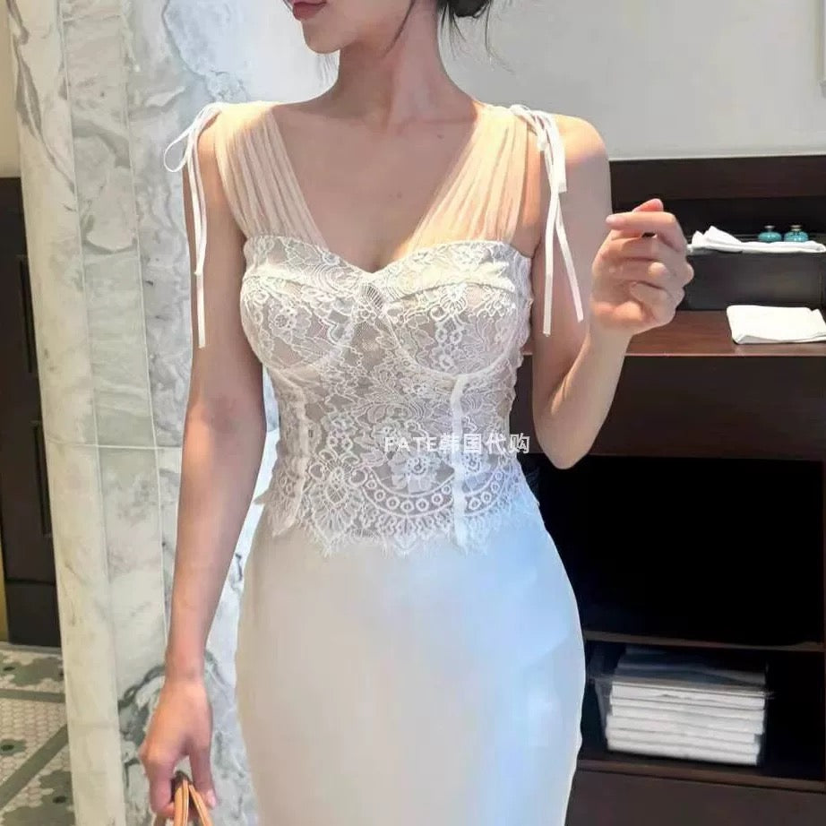 FATE Korean Import - High Hill New Sexy and Elegant V-Neck Lace-Trimmed Sleeveless Camisole Top for Women