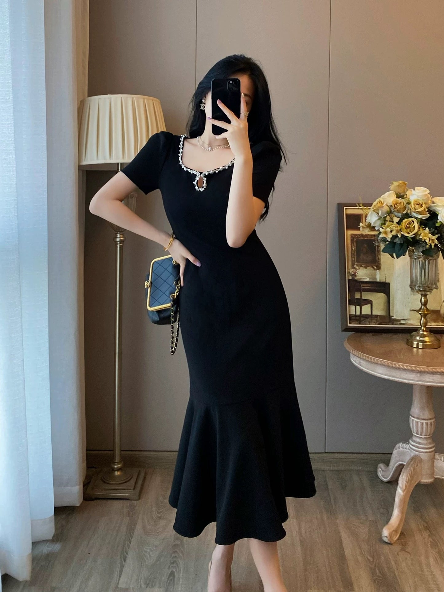Black dress for women 2024 summer new style French retro Hepburn style high-end niche temperament fishtail long skirt