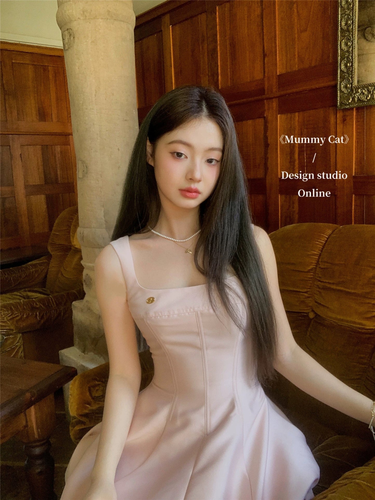 Mummy Cat lays eggs, high-end, exquisite and simple fishbone backless suspender light dress