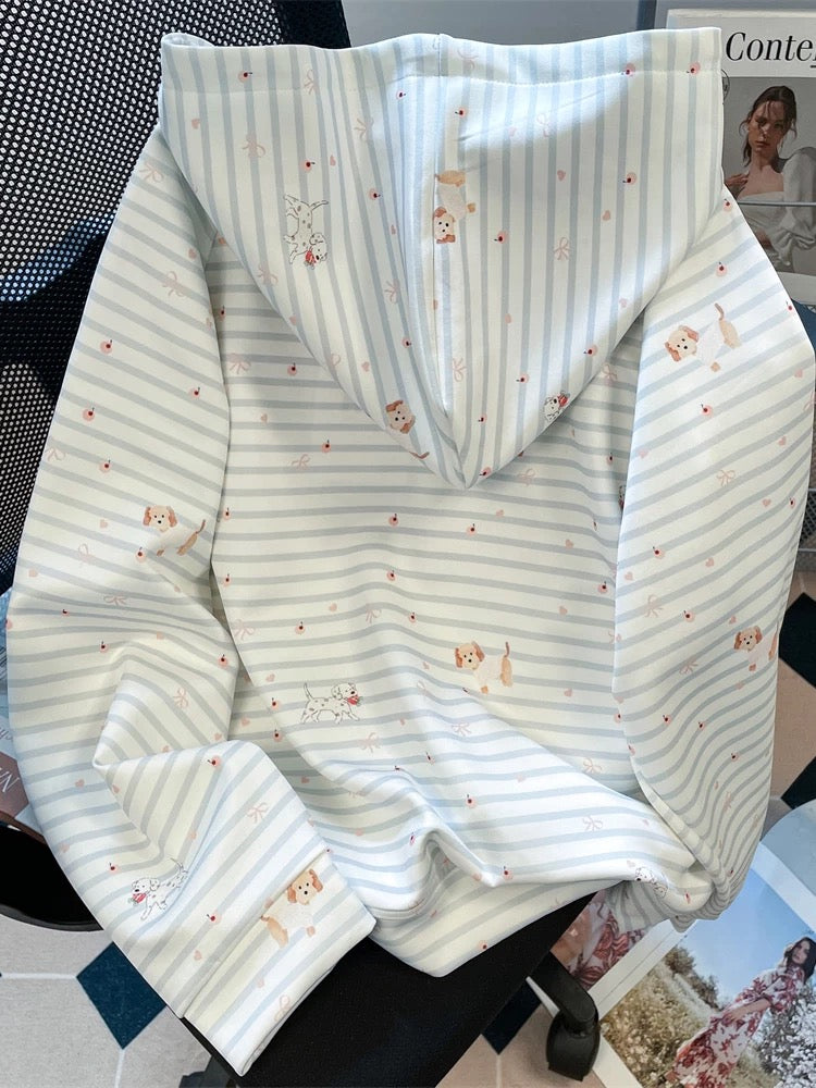 Artistic striped hooded sweatshirt with drawstring, perfect for early autumn, Korean style, with a soft, relaxed feel