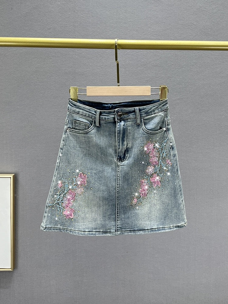 Embroidered denim skirt for women 2023 summer new high-waist slim ins versatile hot diamond a-line skirt short skirt trendy