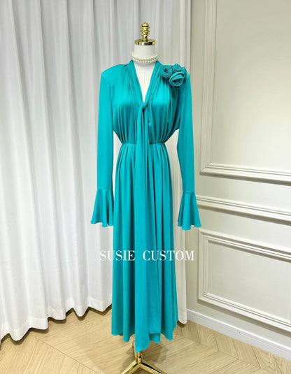 High-end design, hollow collar, shoulder pads, three-dimensional flower scarf, waist-cinching straps, high slit, wide hem long skirt