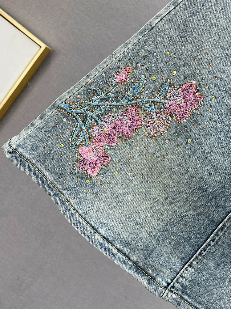 Embroidered denim skirt for women 2023 summer new high-waist slim ins versatile hot diamond a-line skirt short skirt trendy