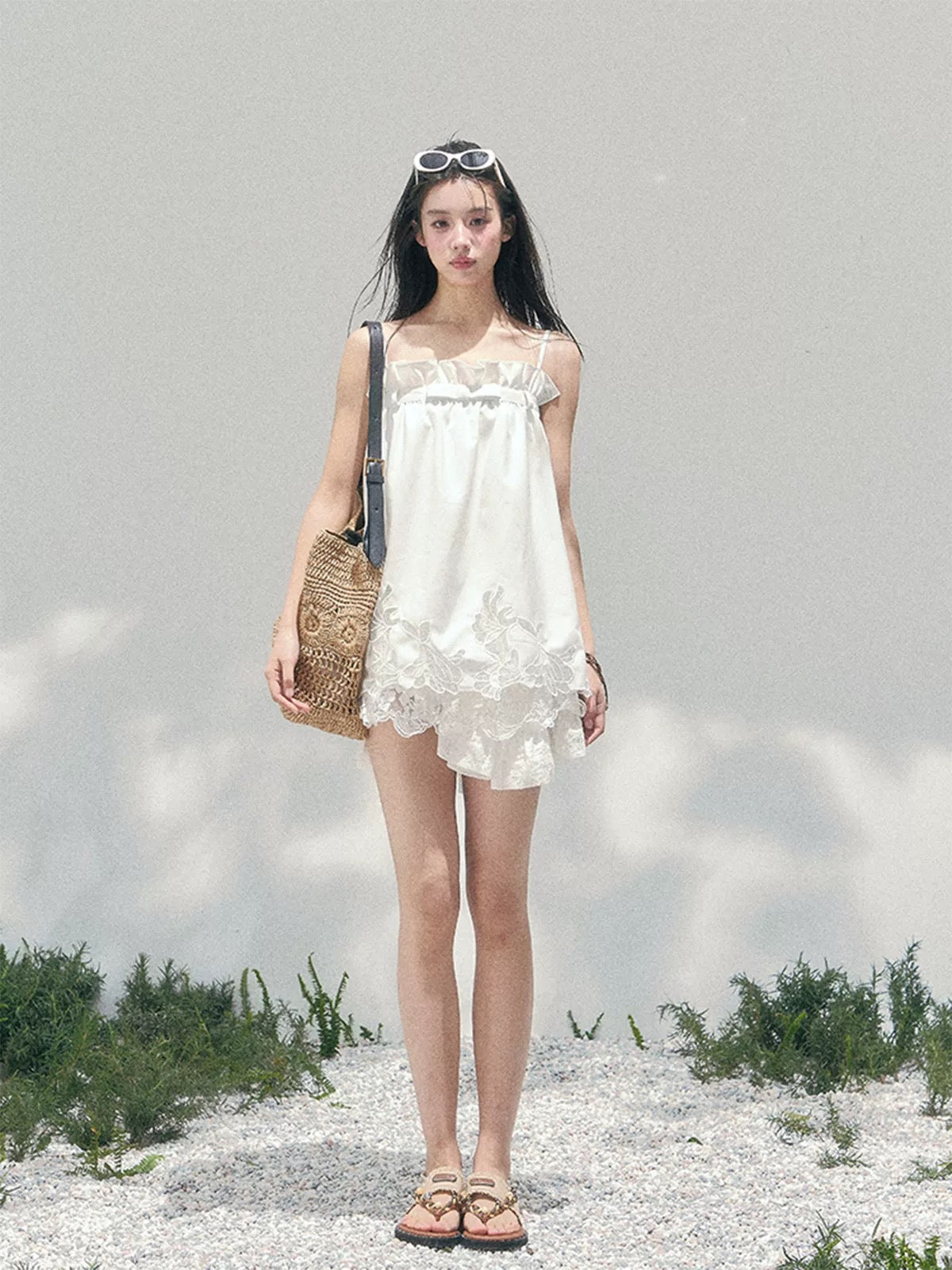 AOMALM's "Summer Like a Bouquet" Off-Shoulder French-Style Lace T-Shirt for Women, Early Spring Babydoll Style