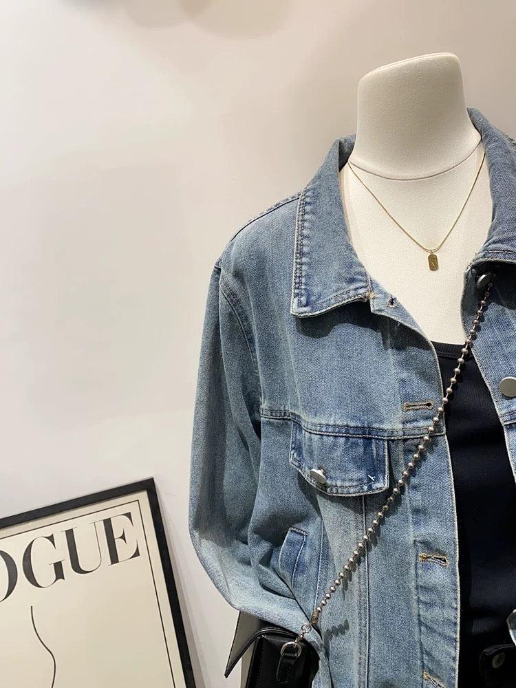 Exquisite embellishment ~ Spring and autumn new Korean style design hem lace stitching colorful button denim jacket