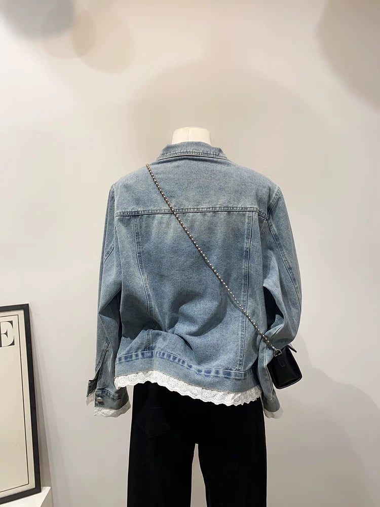 Exquisite embellishment ~ Spring and autumn new Korean style design hem lace stitching colorful button denim jacket