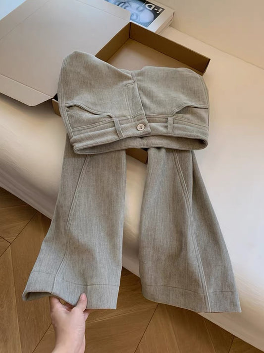 Grey fleece-lined thickened cargo casual pants, curved wide-leg pants for petite women, autumn and winter pants, loose boyfriend style, lazy look.