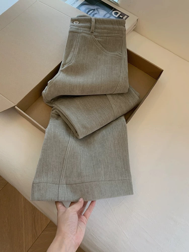 Grey fleece-lined thickened cargo casual pants, curved wide-leg pants for petite women, autumn and winter pants, loose boyfriend style, lazy look.