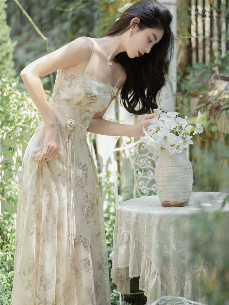 French retro romantic niche high-end sense beautiful gentle slim fairy super fairy temperament forest suspender dress