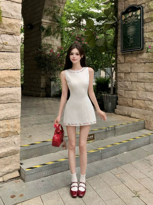 WAHJU Falling Flowers for Faith New Summer Flower Embroidery Design Slimming Sleeveless A-Line Dress