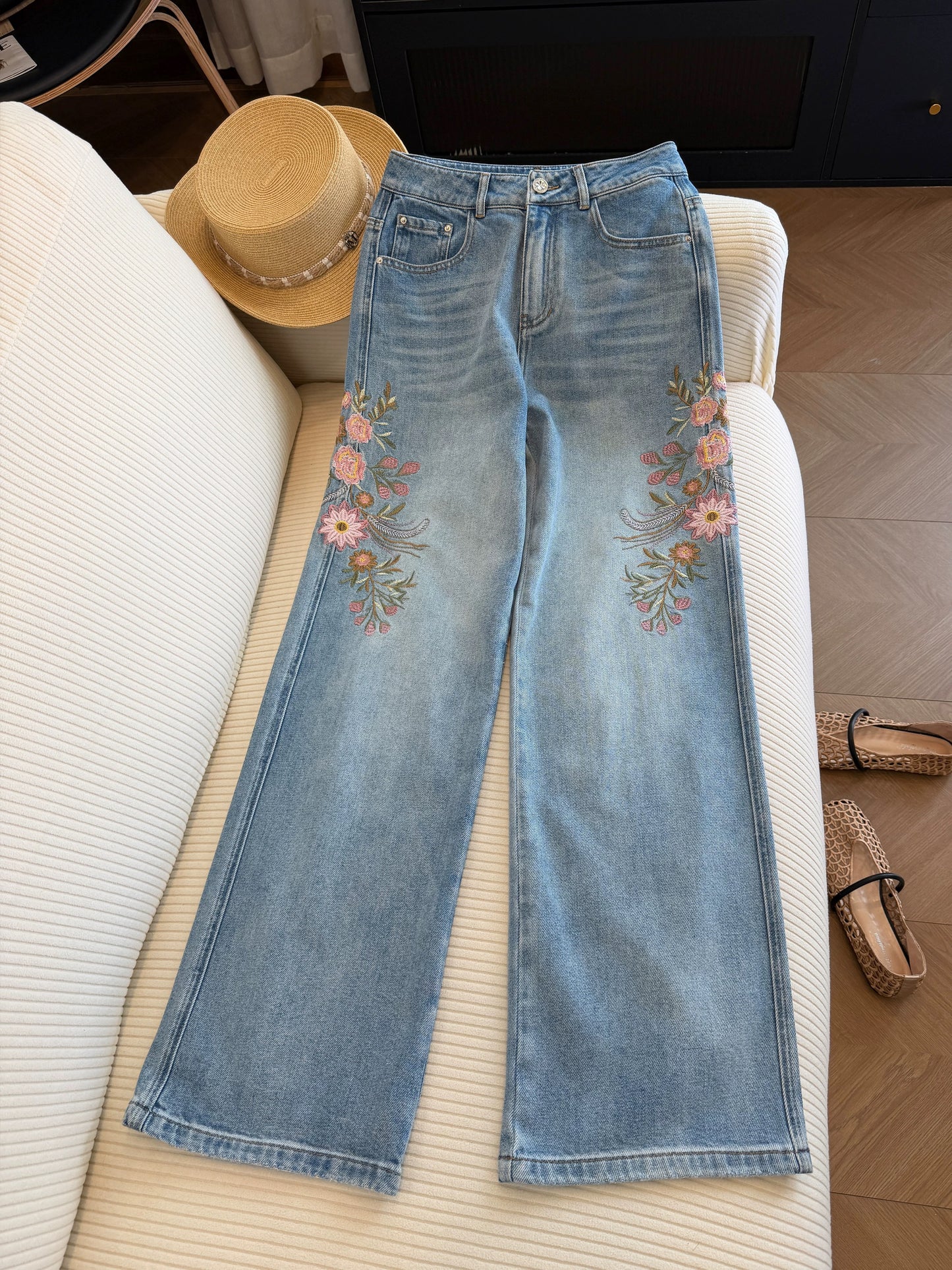 Light blue floral embroidered high-waisted straight-leg jeans for women, new summer 2026 style, flattering wide-leg pants.